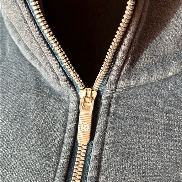 🇨🇦 🍋 Lululemon zip-up 🍋 - Picture 2 of 7